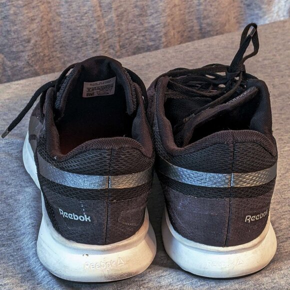 Reebok Memory Tech SIze 8 Ladies Black with Silver Stripes - Picture 2 of 8